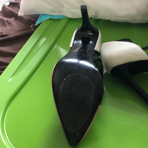 Straped heels - Picture 7 of 10